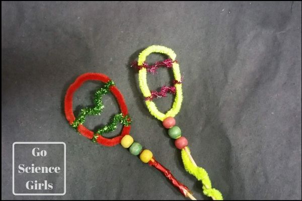 Twist pipe cleaner quarters to create a zigzag pattern