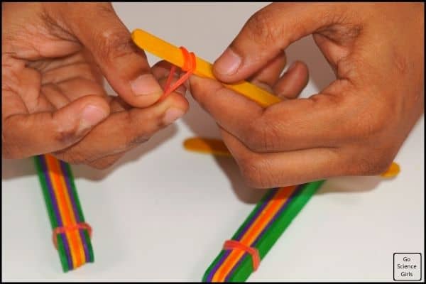 Joint The Popsicle Sticks using Rubberband