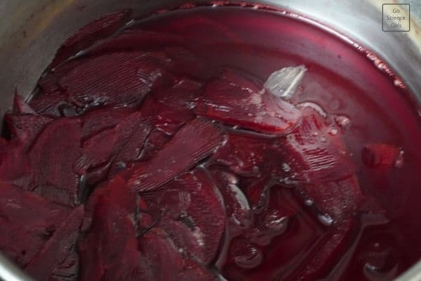 Make a dye from Beetroot