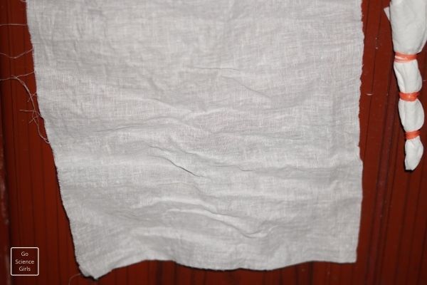 White Cloth to apply Dye